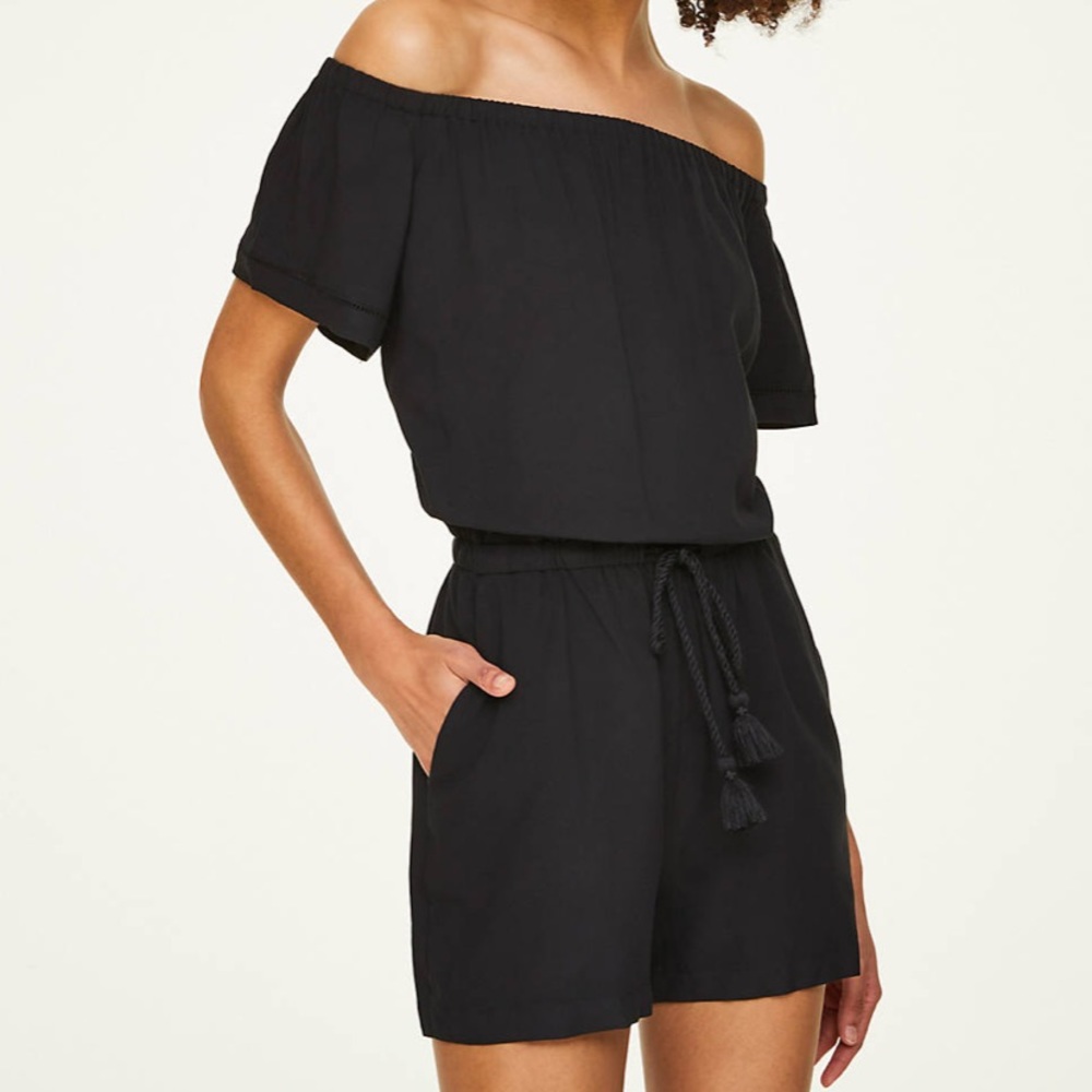💕Off the shoulder black LOFT romper!